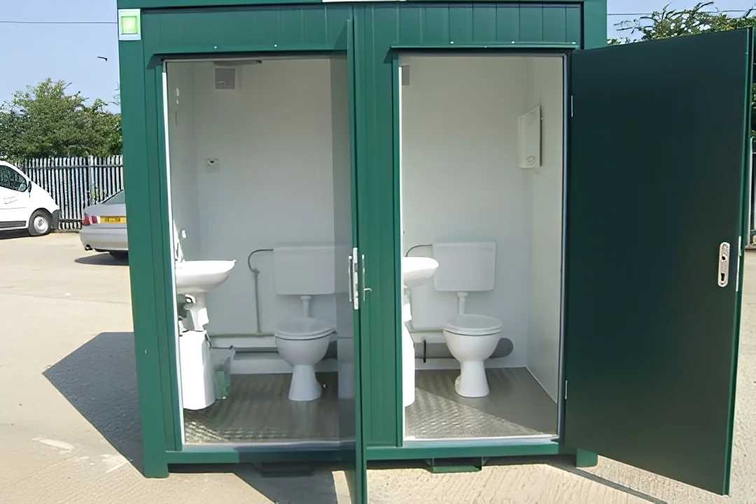 Double Mains Toilet